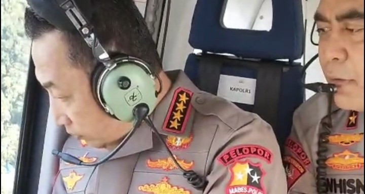 Kapolri dan Ketua Umum Bhayangkari Tinjau Udara Dampak Banjir Longsor Sumut, Pastikan Percepatan Bantuan untuk Warga