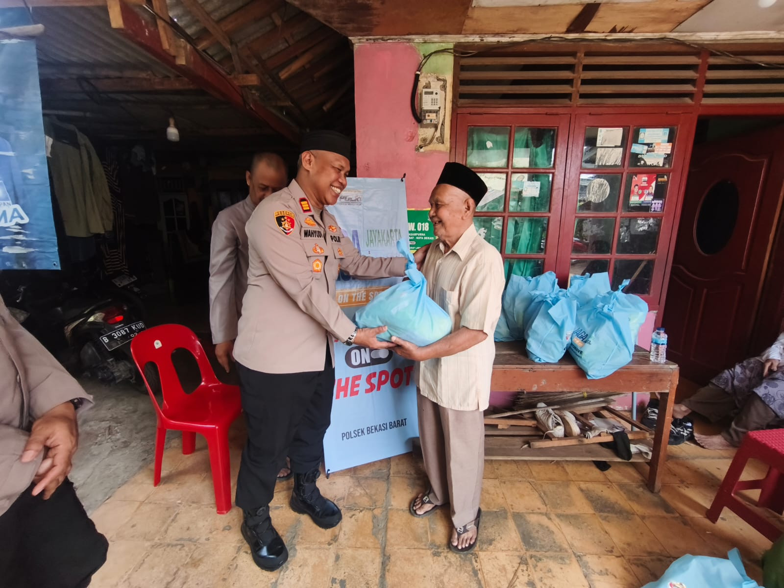 Kapolsek Bekasi Barat Gelar Jakarta On The Spot, Ajak Warga Cegah Tawuran dan Judi Online