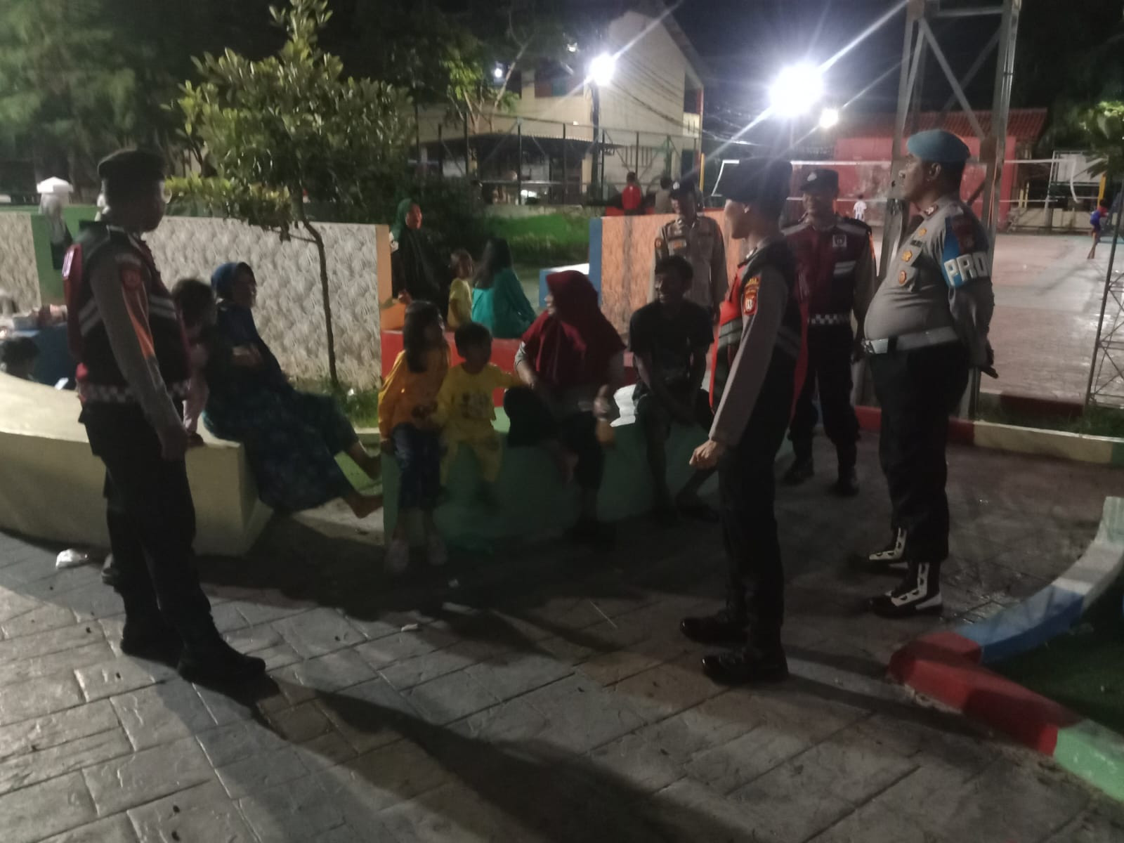 Patroli Malam Gabungan, Polsek Kepulauan Seribu Utara Perkuat Sinergi TNI dan Instansi Terkait Cegah Guantibmas