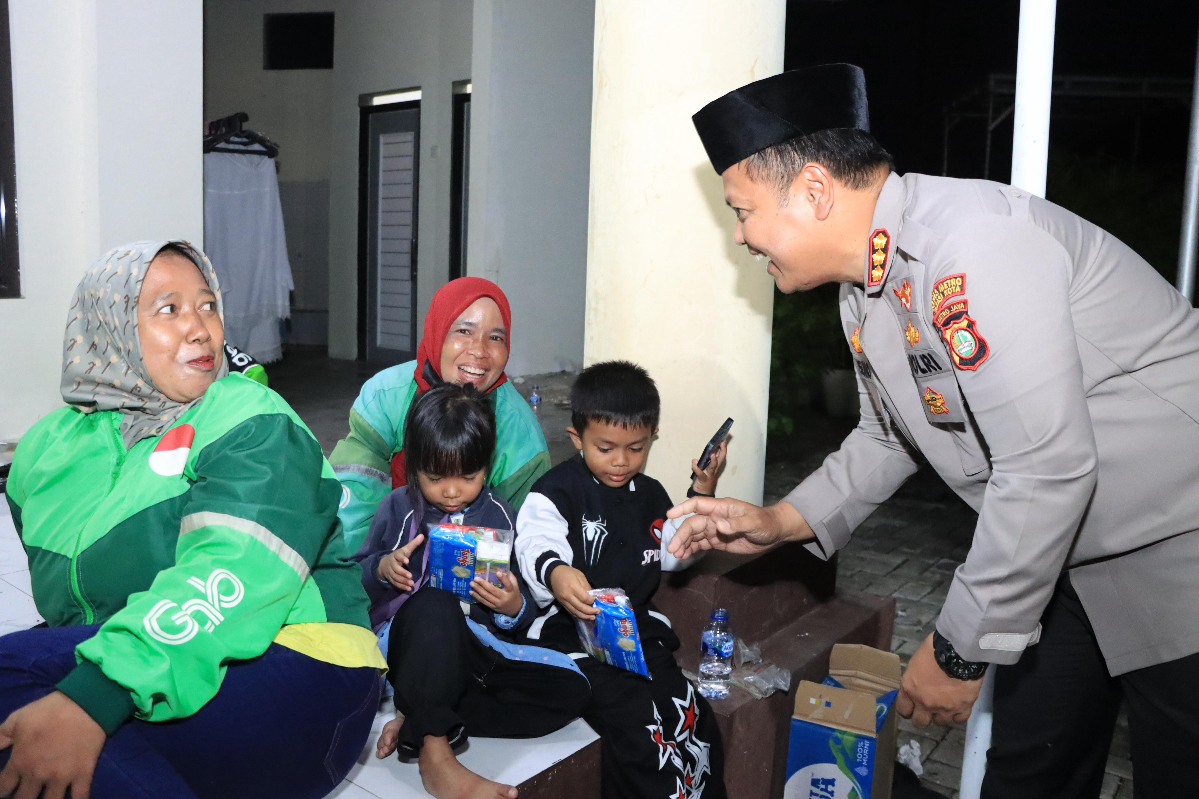 Buka Puasa Bersama Polres Metro Bekasi Kota dan Ojol Jaga Bekasi Perkuat Sinergi Jaga Kamtibmas Kota Bekasi