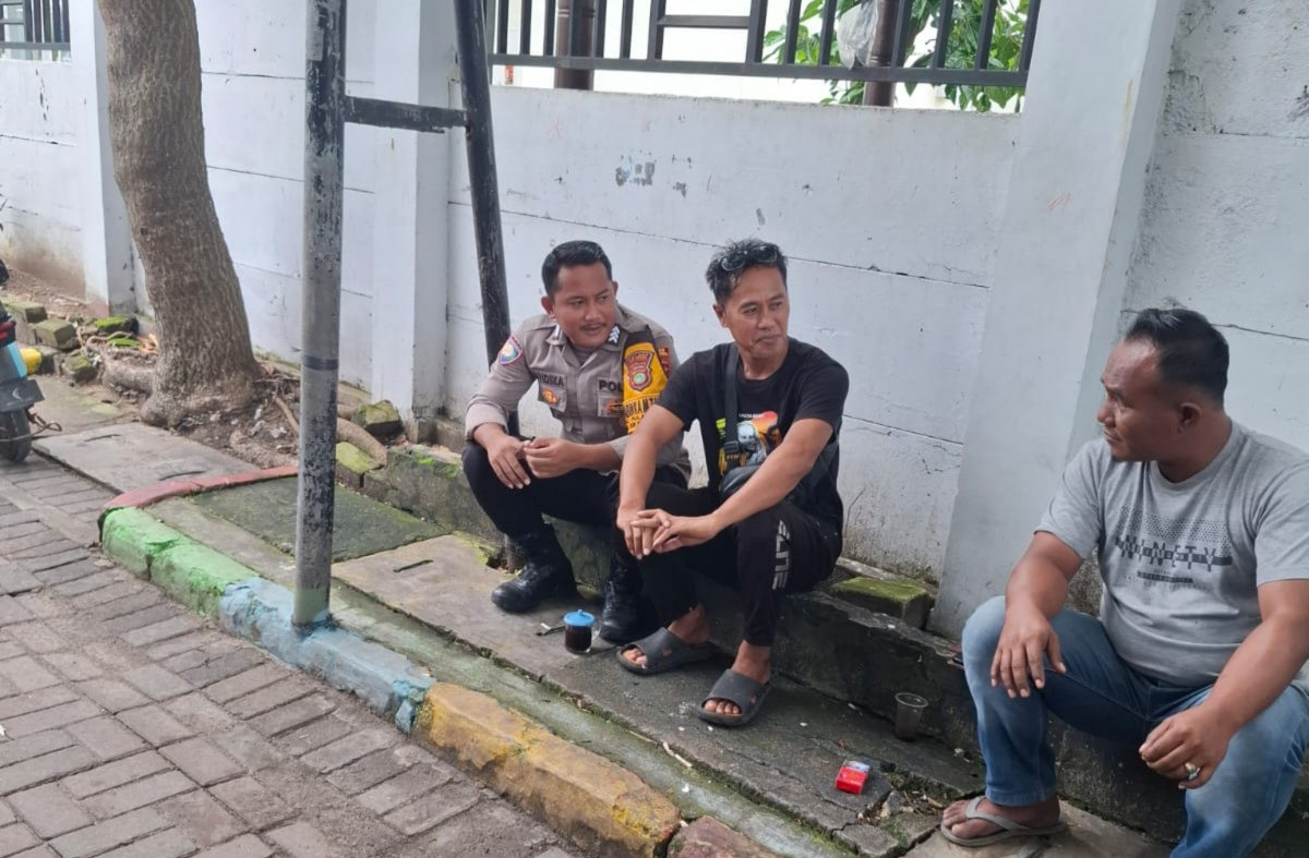 Bhabinkamtibmas Pulau Tidung Sambangi Warga, Perkuat Sinergi Jaga Kamtibmas Kawasan Wisata