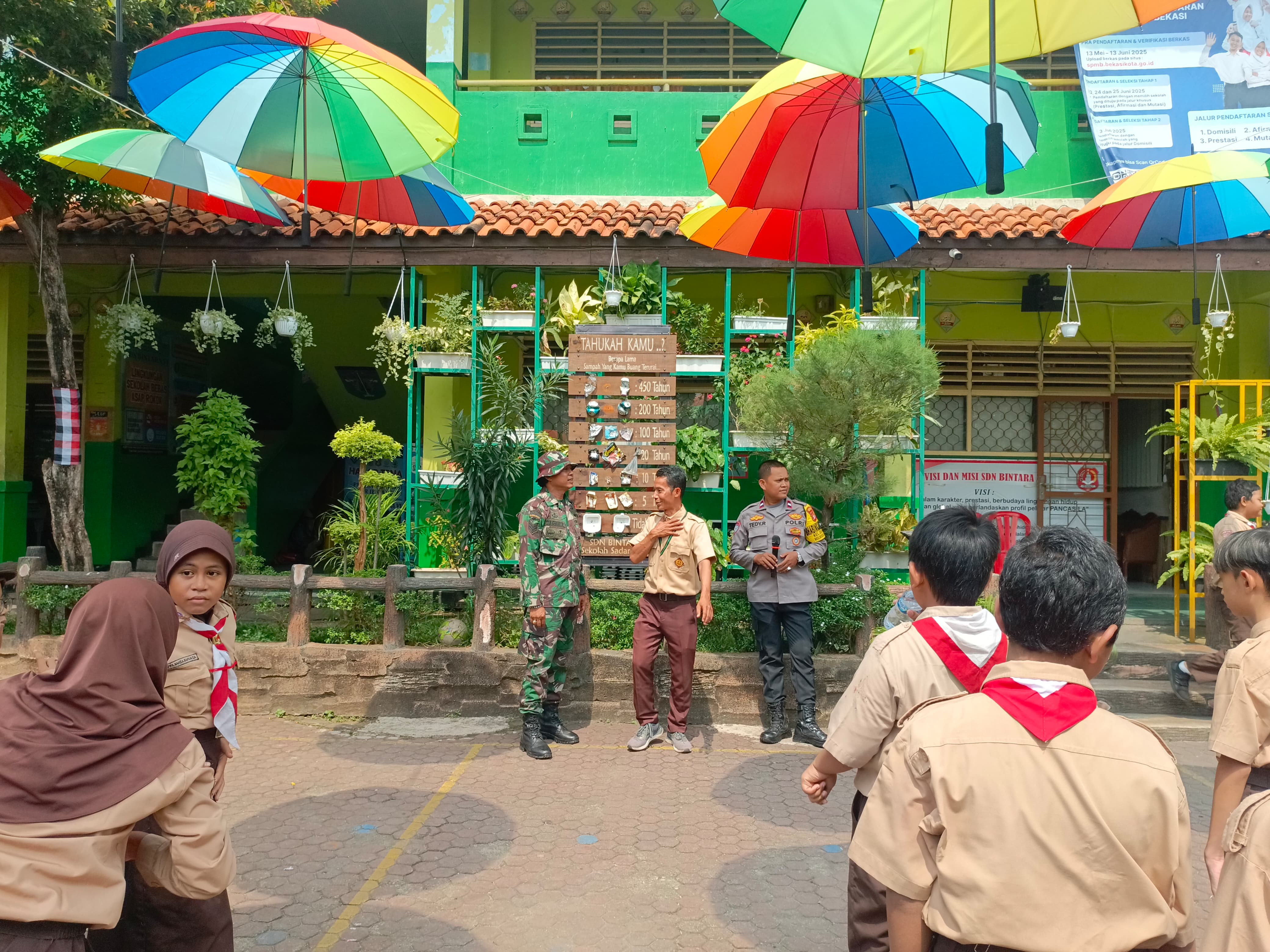 Wujud Sinergitas TNI-POLRI Di Polsek Bekasi Barat Dalam Pembinaan Disiplin Sejak Dini