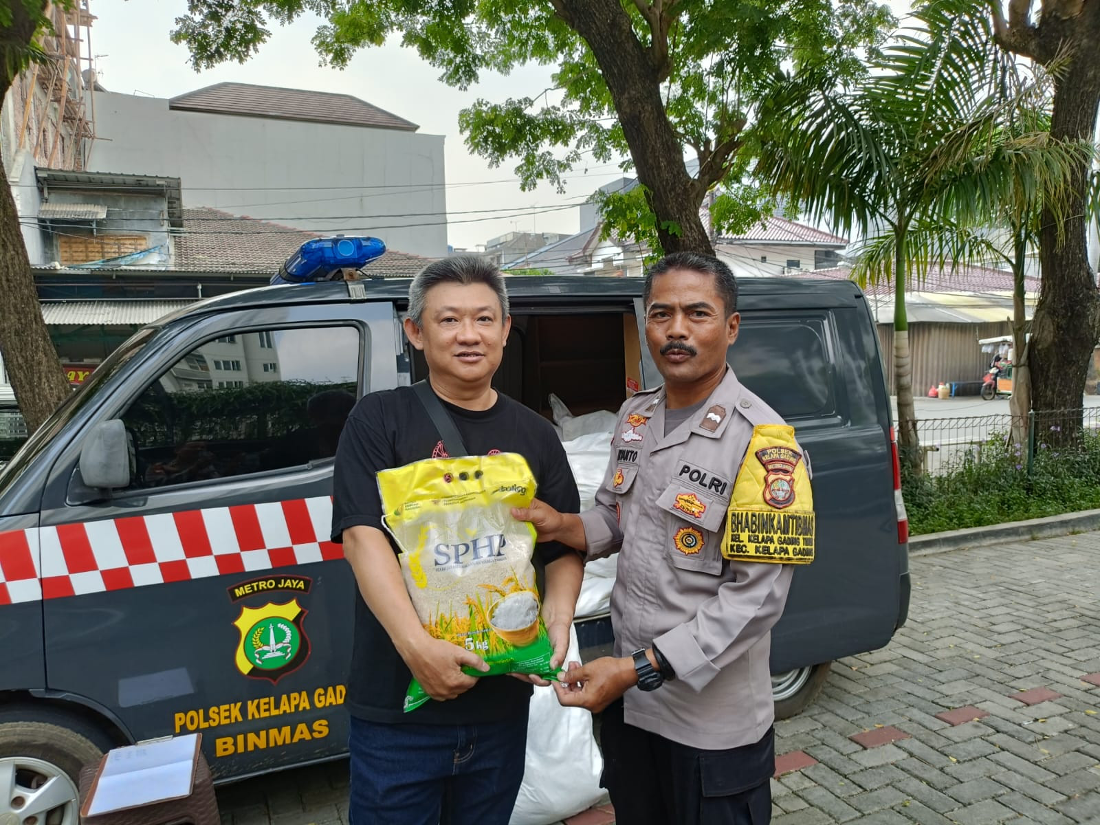Gerakan Pangan Murah Polri dan Bulog Hadir di Kelapa Gading, 3 Ton Beras Disalurkan ke Warga