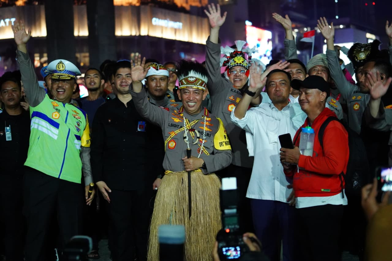 Kehangatan Kapolri di Tengah Semarak Panggung Rakyat Bundaran HI