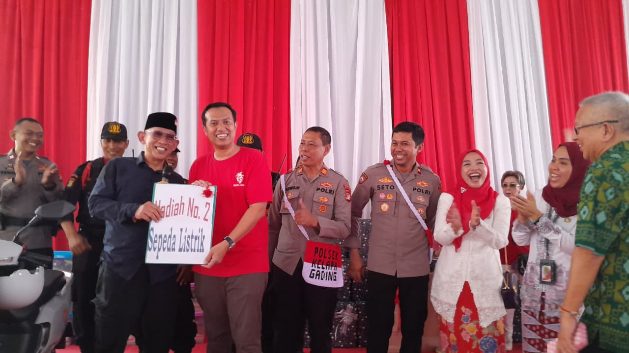 Kapolsek Kelapa Gading dan Jajaran Patroli Mobile, Pantau Semarak HUT RI ke-80