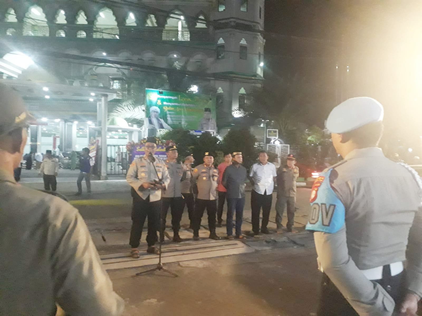 Pengamanan Khidmat Peringatan Isra Miraj dan Sambut Ramadhan di Masjid Jami Al Mukarromah