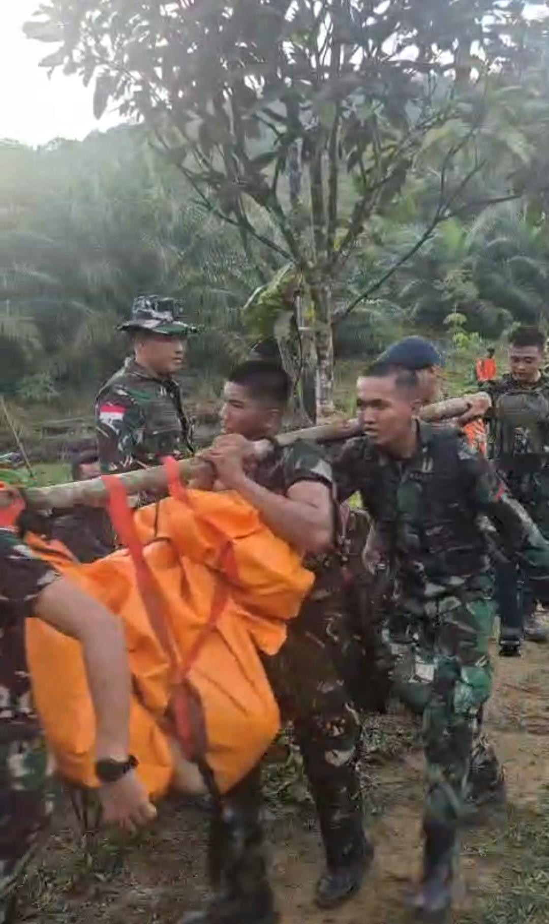 Helikopter Airbus H130 Jatuh di Sekadau, TNI AD Kerahkan 209 Personel untuk Pencarian dan Evakuasi