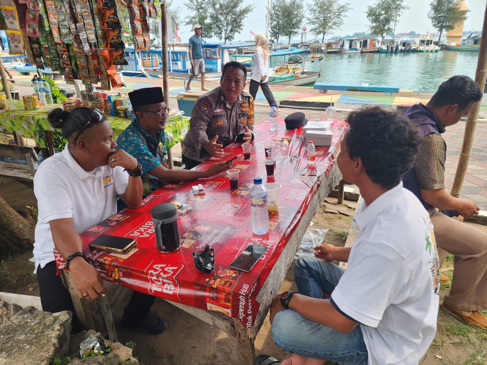 Jakarta On The Spot di Pulau Pramuka, Bhabinkamtibmas Sosialisasikan Layanan Polri 110 dan Perkuat Sinergi dengan Warga