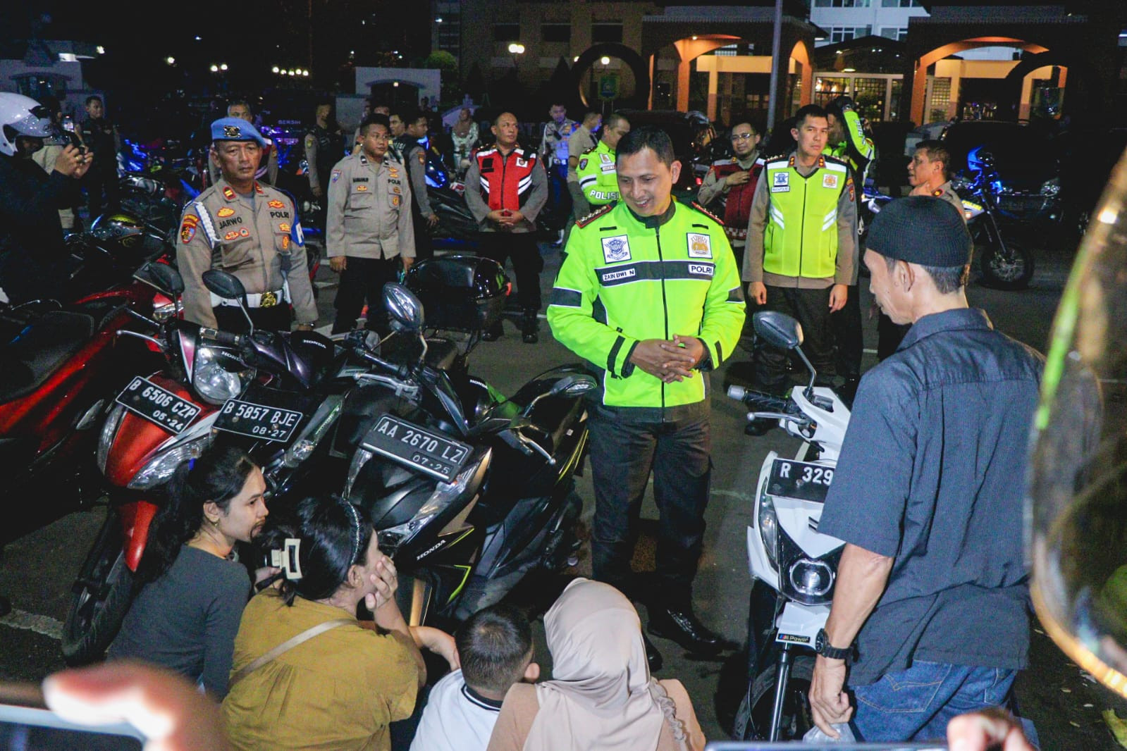 Malam Takbiran Idul Adha 2025, Kapolres Metro Tangerang Kota Pimpin Patroli Bermotor