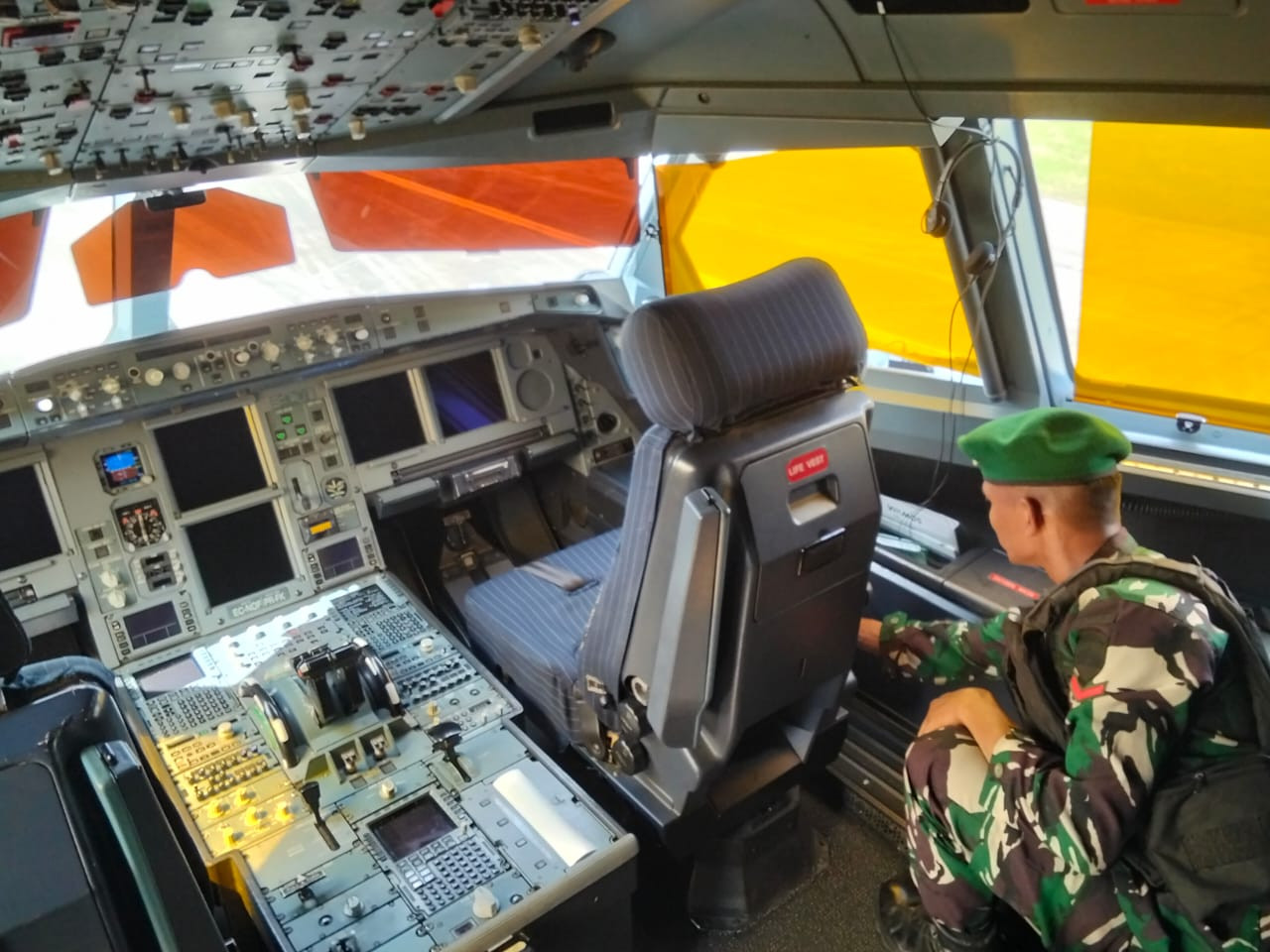 TNI Pastikan Keamanan Ancaman Bom di Saudia Arabia Airlines SV5688, Pesawat Kembali Lanjutkan Penerbangan Menuju Surabaya Dengan Aman