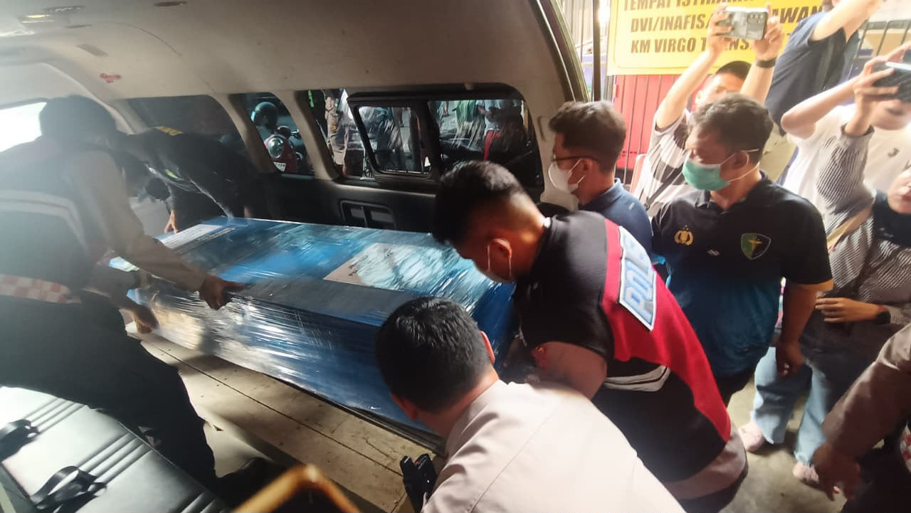 DVI POLRI BERHASIL IDENTIFIKASI 9 KORBAN KM VIRGO TRANSPORT 8, SELURUHNYA TELAH DISERAHKAN KEPADA KELUARGA