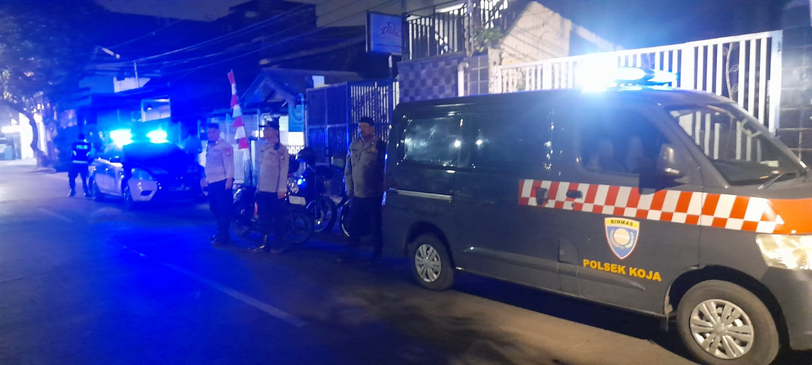 Patroli Polsek Koja Amankan Juru Parkir Liar di Jalan Kramat Jaya