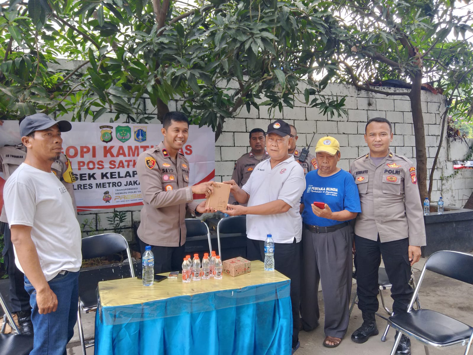 Polsek Kelapa Gading Gelar Ngopi Kamtibmas Bersama Warga RW 04 Pegangsaan Dua