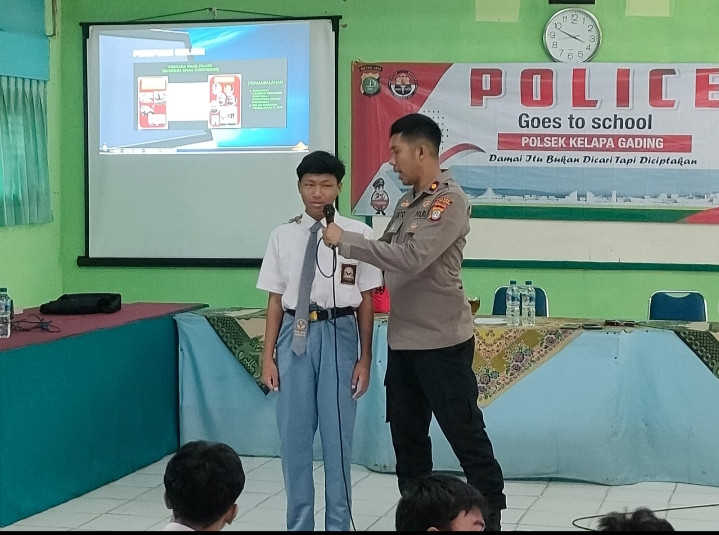 Polsek Kelapa Gading Gelar " Police Goes to School" di SMK Jaya Jakarta: Edukasi Bahaya Tawuran dan Cyber Crime