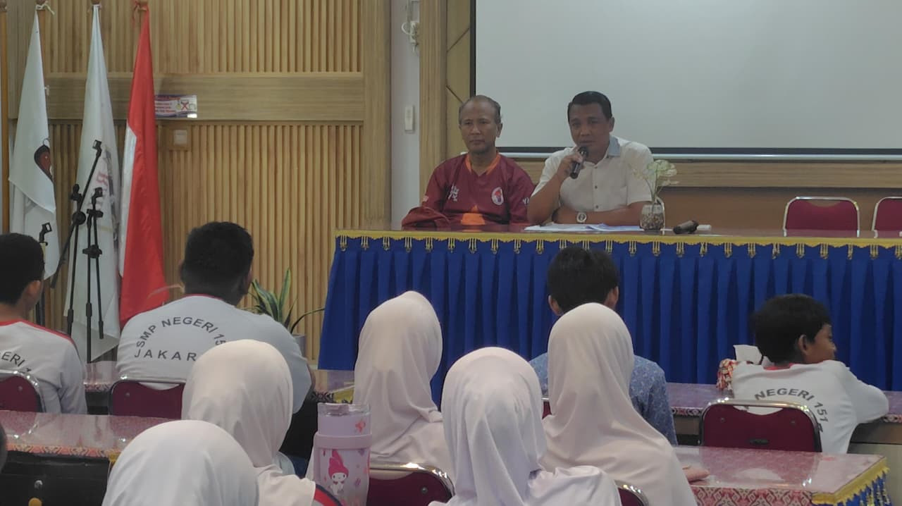 Polsek Koja Sosialisasikan SMA Kemala Taruna Bhayangkara di SMPN 151 Jakarta Utara