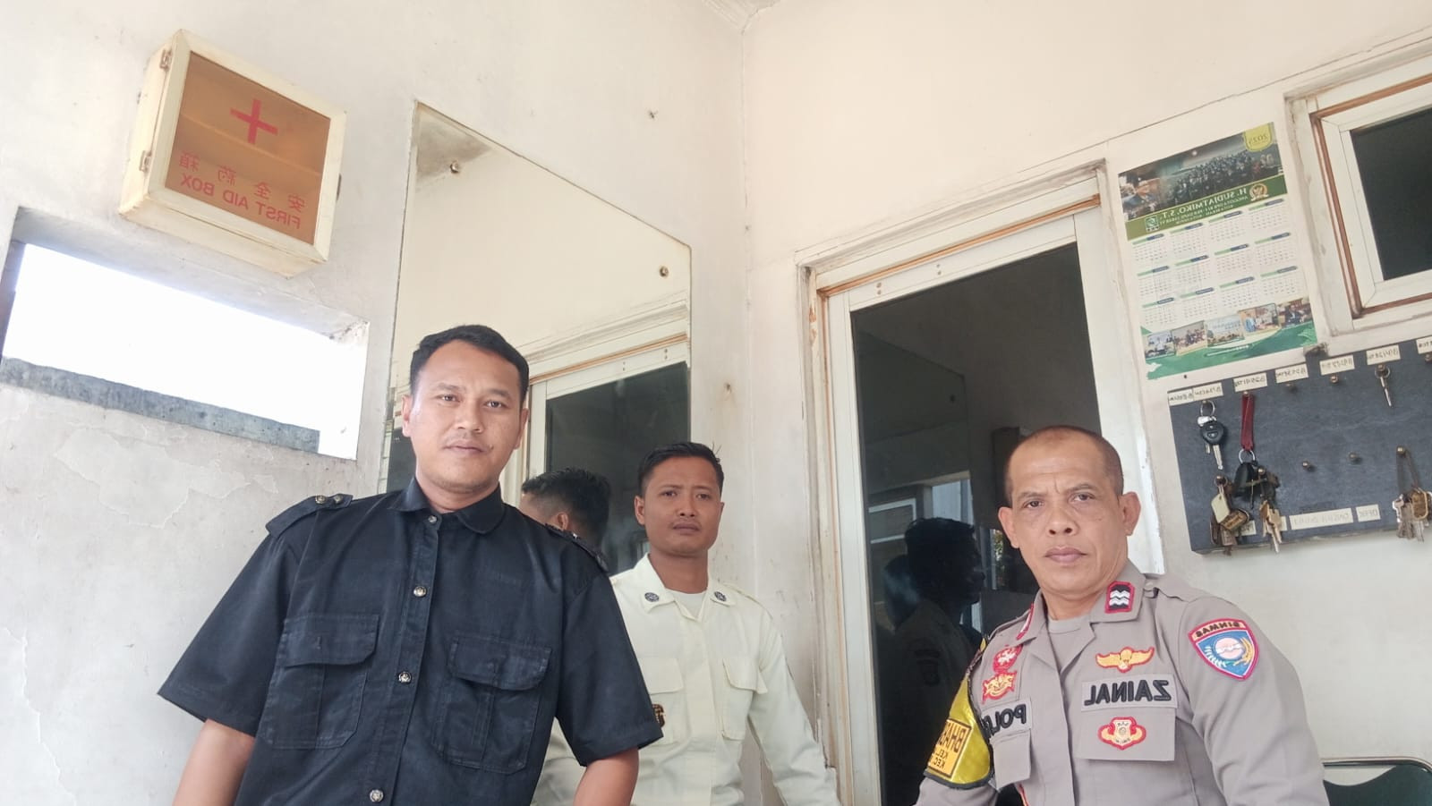 Bhabinkamtibmas Bantargebang Berikan Pembinaan kepada Security PT Consina
