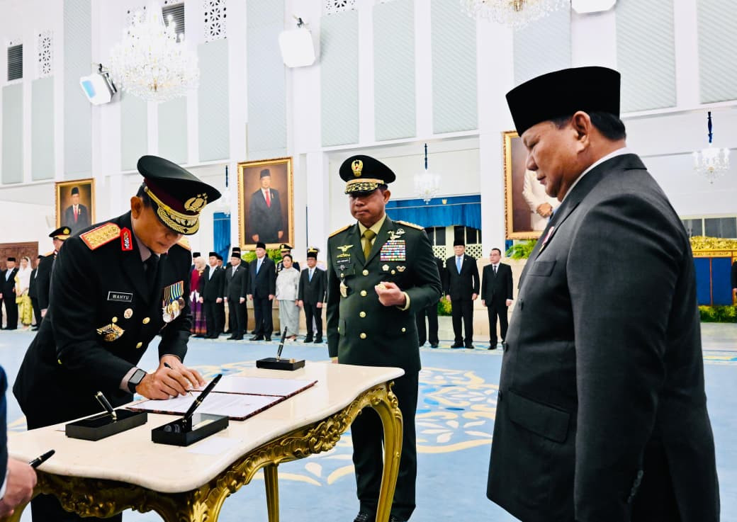 Panglima TNI Hadiri Pelantikan Kapolri dan Wakapolri di Istana Negara