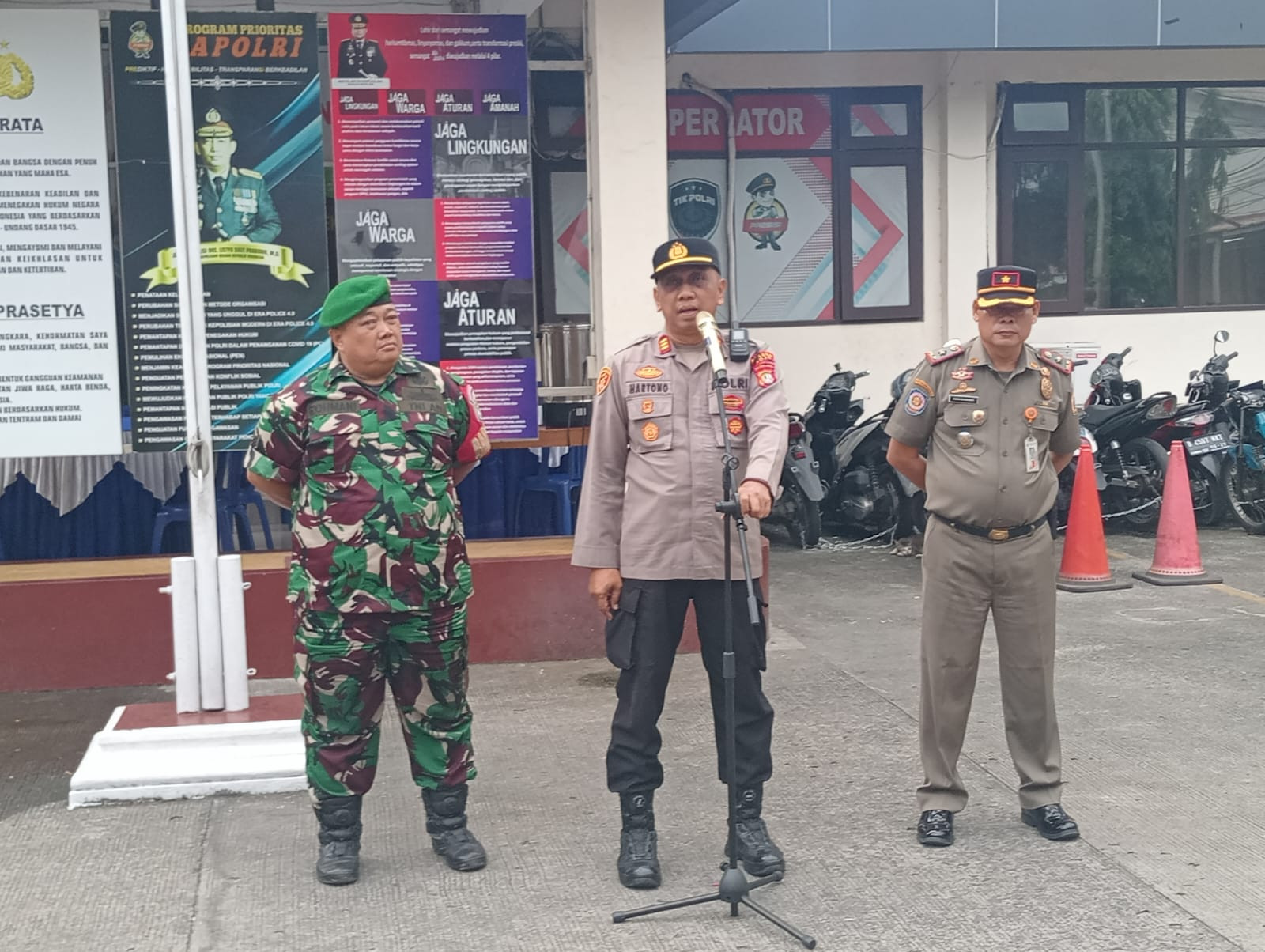 Polsek Koja Gelar Apel Gabungan Tiga Pilar untuk Pengamanan Malam Takbir Idul Adha 1447 H