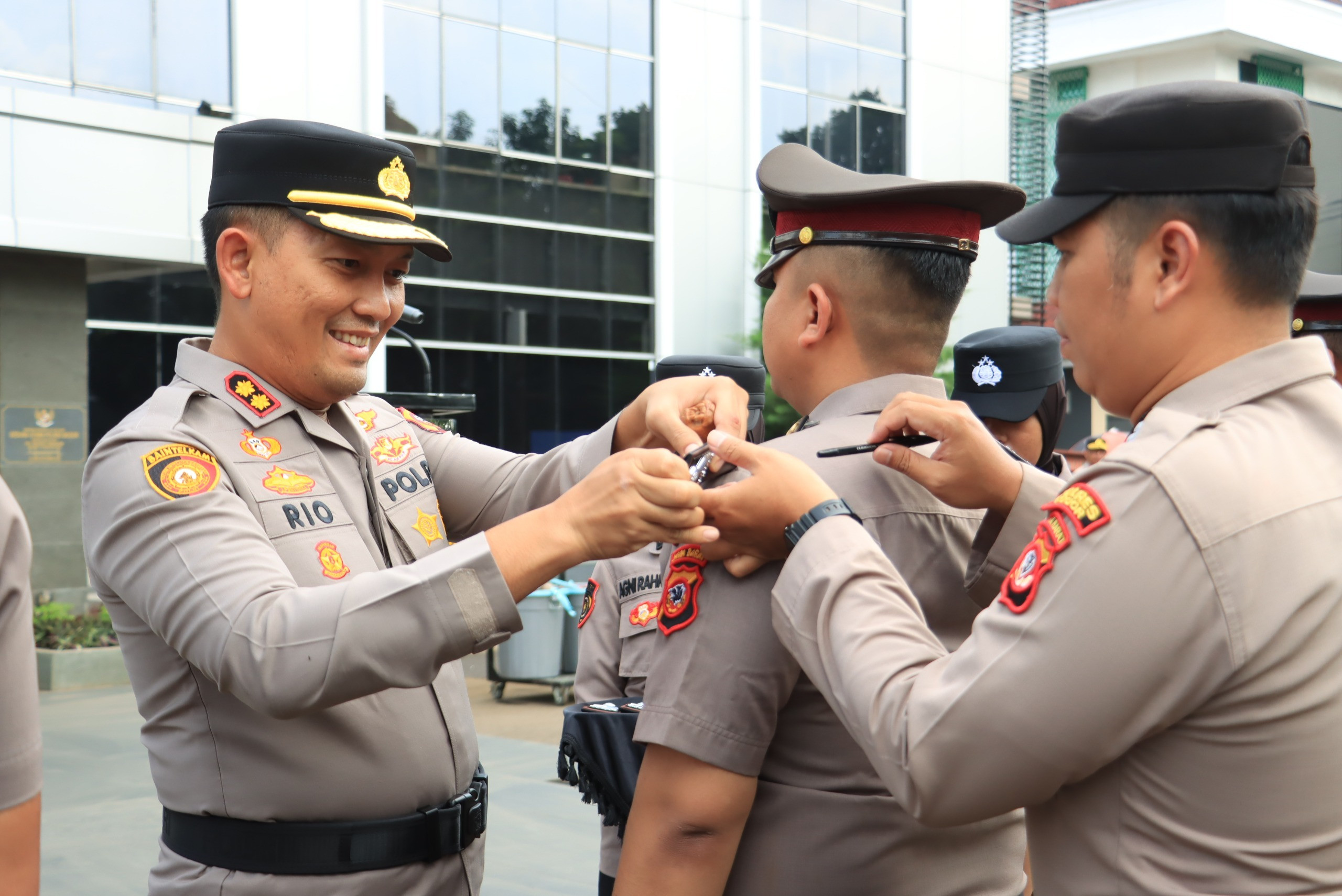 Sebanyak 98 Personel Polres Bogor Naik Pangkat, Kapolres  Pimpin Langsung Upacara Kenaikan Pangkat TMT 1 Juli 2025