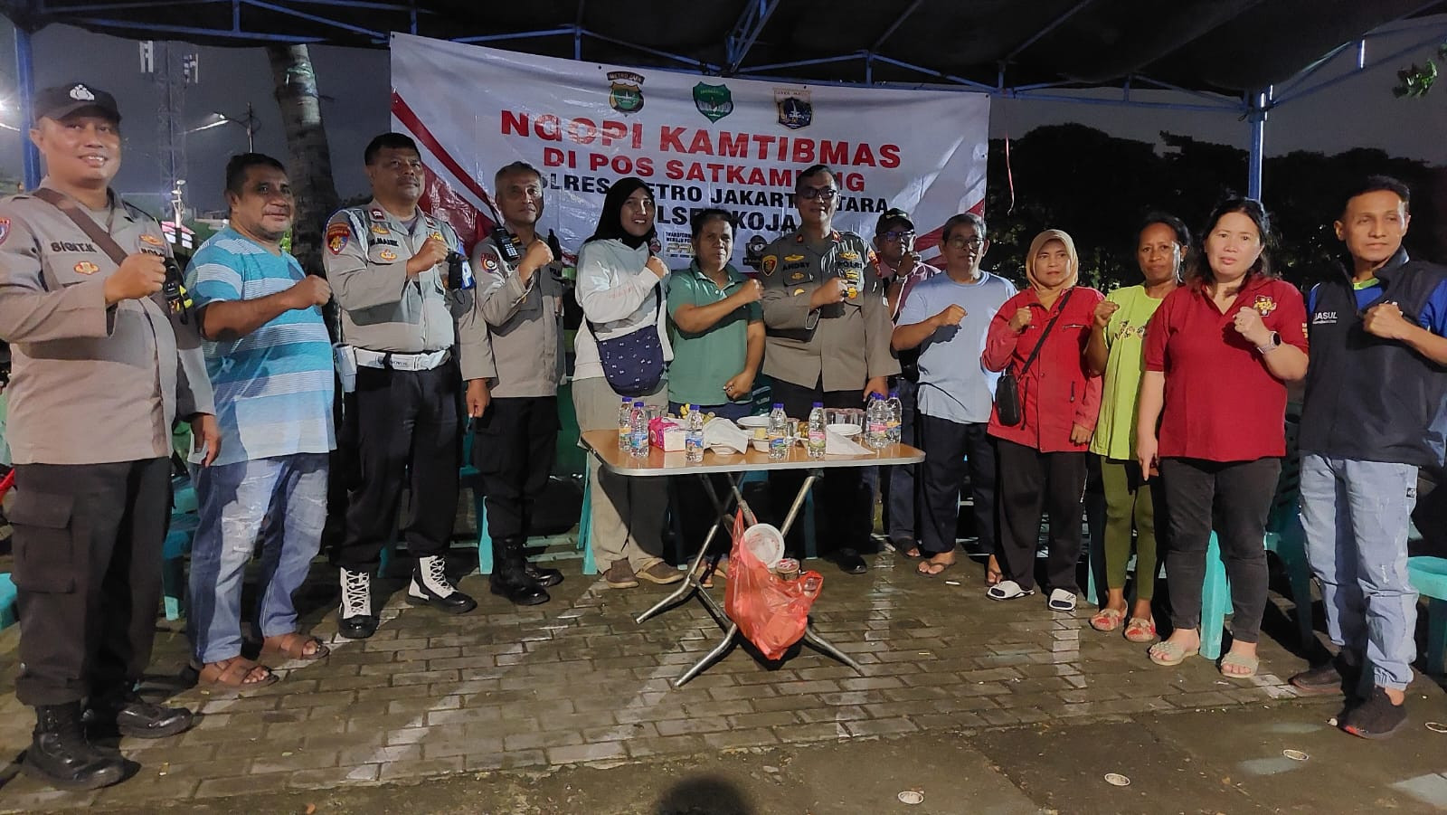 Kapolsek Koja “Ngopi Kamtibmas” Ajak Warga RW 013 Rawabadak Utara: Membangun Sinergi Jaga Keamanan Lingkungan