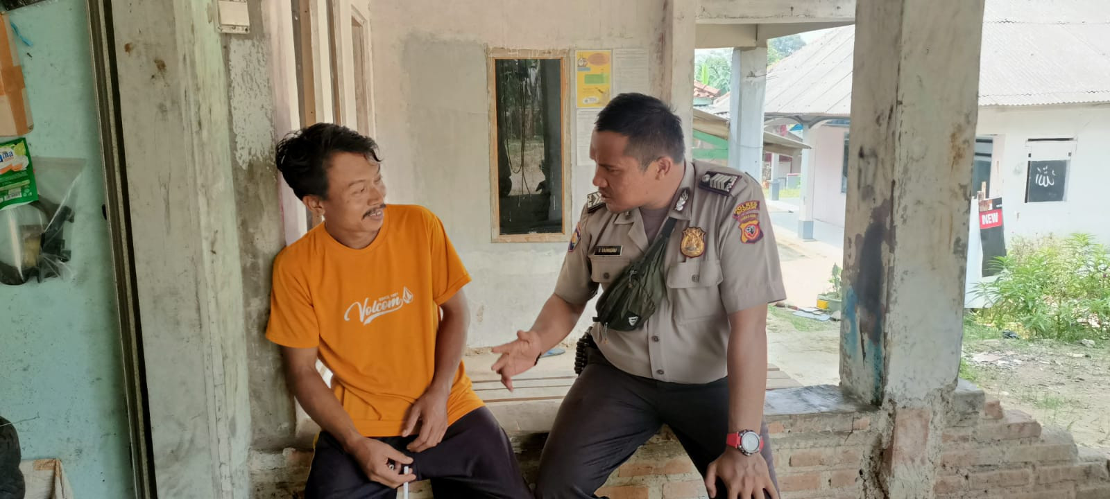 Bhabinkamtibmas Sambang Warga, Jalin Kedekatan dengan Masyarakat di Kecamatan Leuwiliang