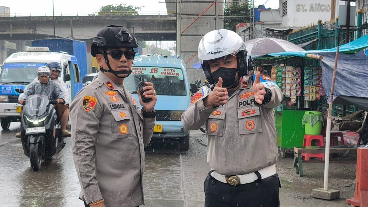 Kemacetan di RE Martadinata, Polisi Terapkan One Way Sementara
