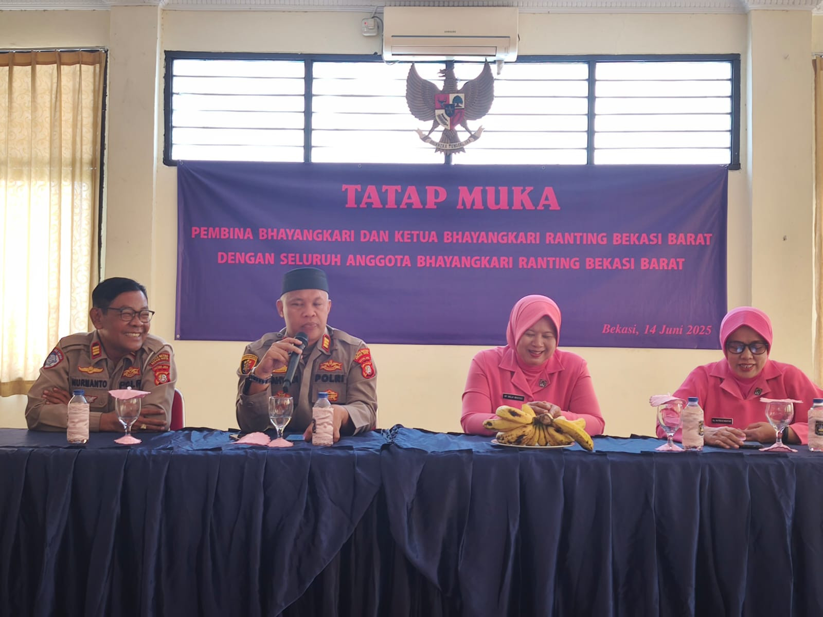 Kapolsek Bekasi Barat Gelar Tatap Muka Dengan Bhayangkari Ranting Polsek Bekasi Barat