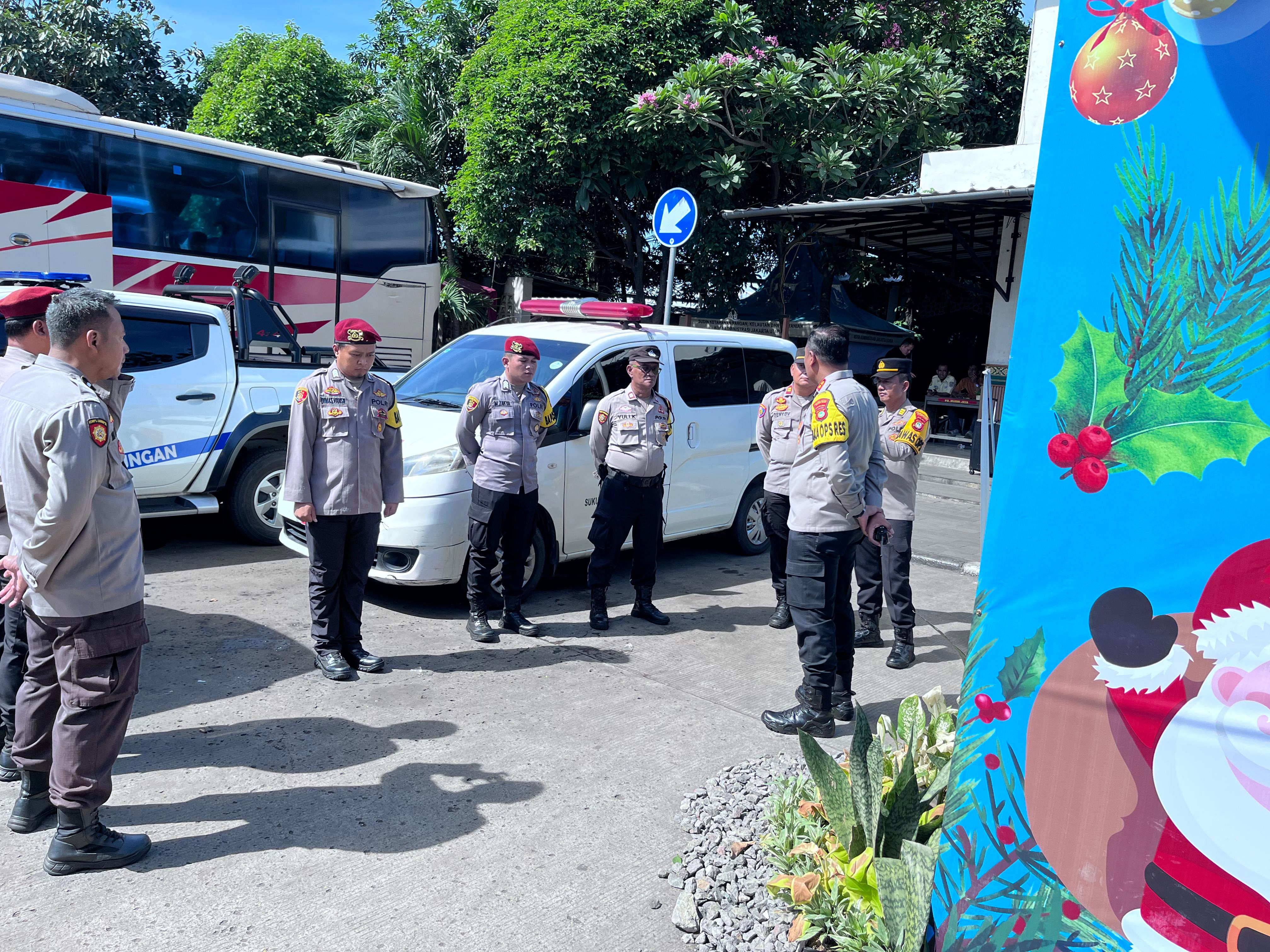Wakapolres Metro Jakarta Utara Tinjau Pos Terpadu Terminal Tanjung Priok, Pastikan Kesiapsiagaan dan Disiplin Personel