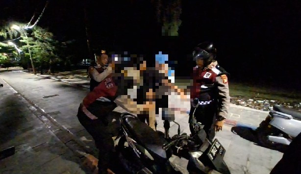 Patroli Gabungan Polsek Kepulauan Seribu Selatan Sosialisasikan Layanan 110 dan Barcode Pengaduan Masyarakat