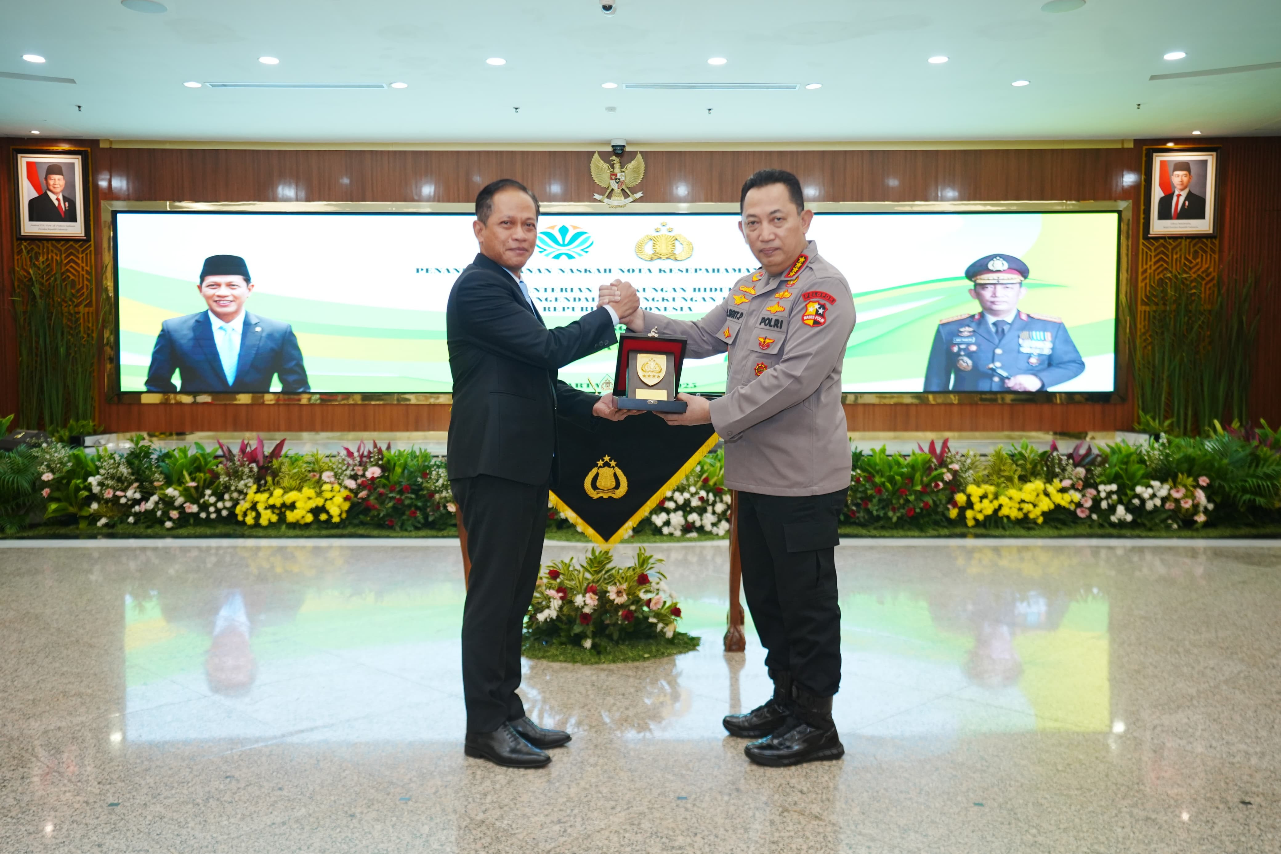 Teken MoU dengan Kementerian LH, Kapolri Komitmen Jaga Kualitas Lingkungan Hidup Jadi Lebih Baik