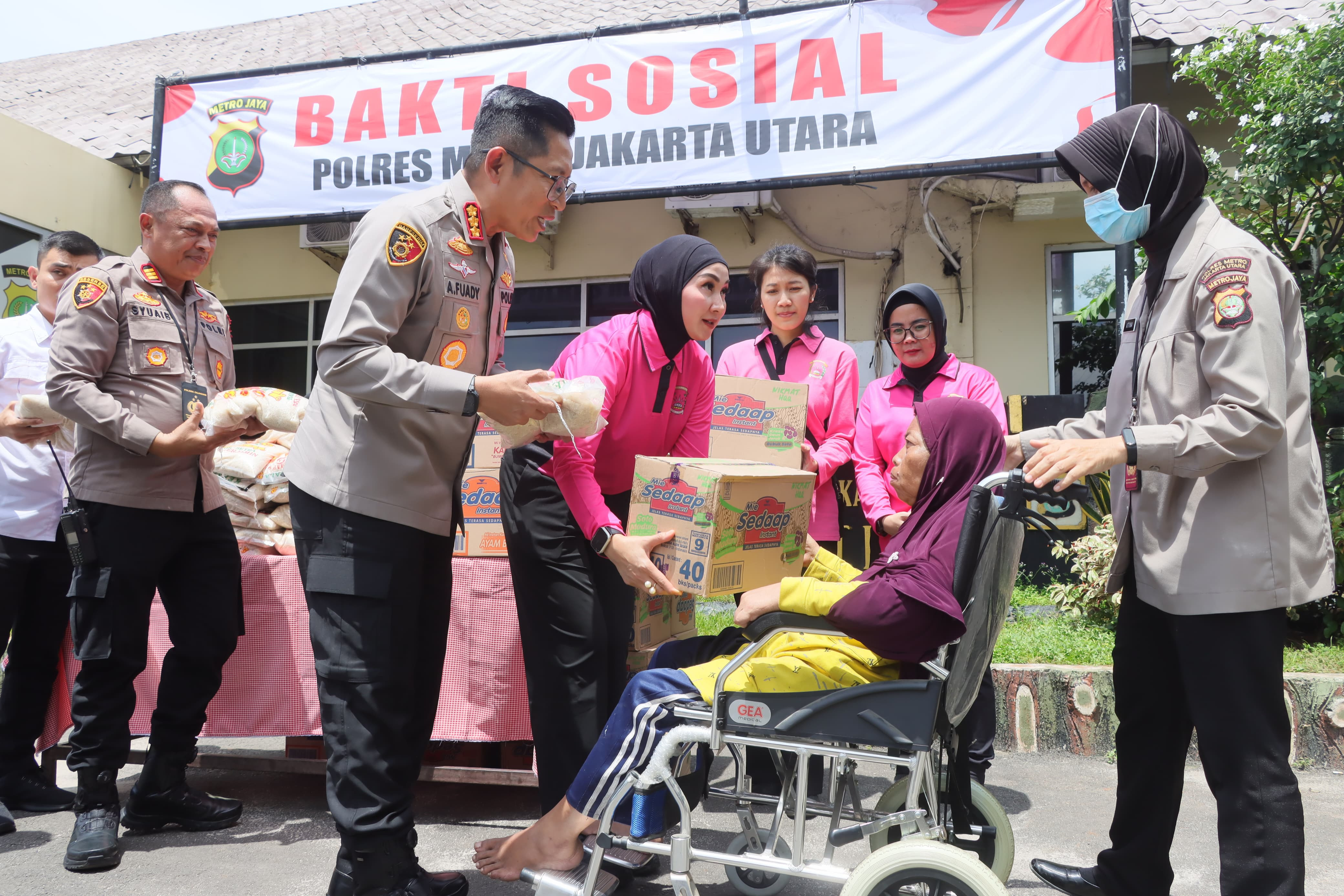 Polres Metro Jakarta Utara Gelar Bakti Sosial Sambut Bulan Suci Ramadhan di Cilincing