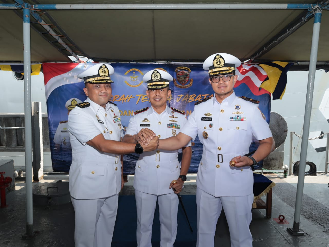 Jabatan Strategis Komandan KRI Teluk Manado-537 Resmi Diserahterimakan