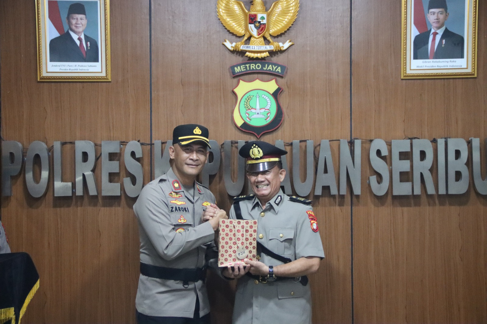 Kapolres Kepulauan Seribu Terima Penyerahan Jabatan Kasat Pam Obvit