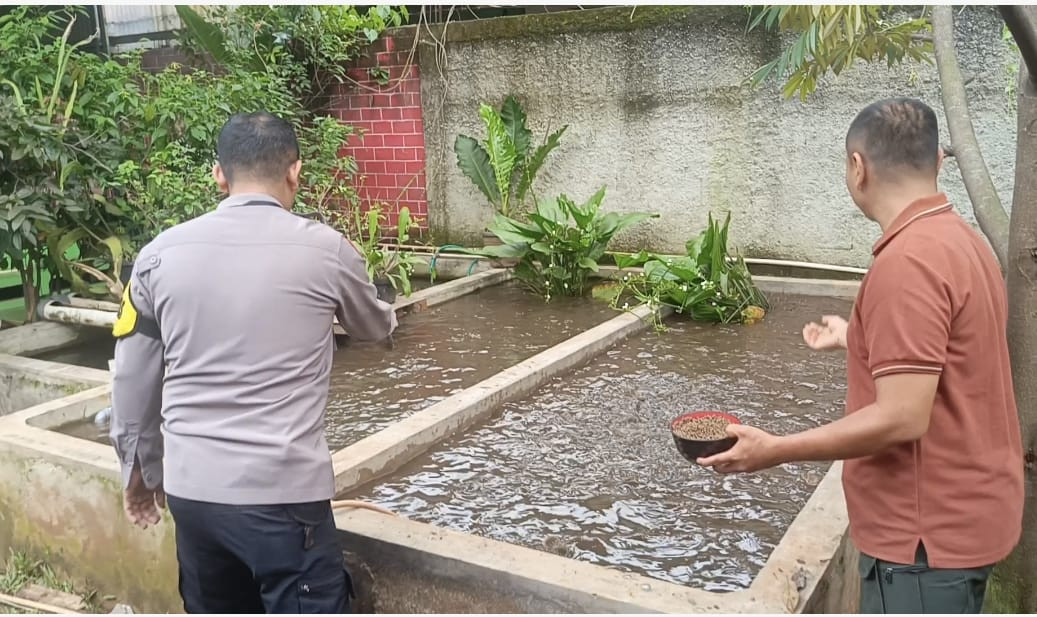 Monitoring Ketahanan Pangan di Kelurahan Sumurbatu: Kolaborasi Bhabinkamtibmas dan Warga