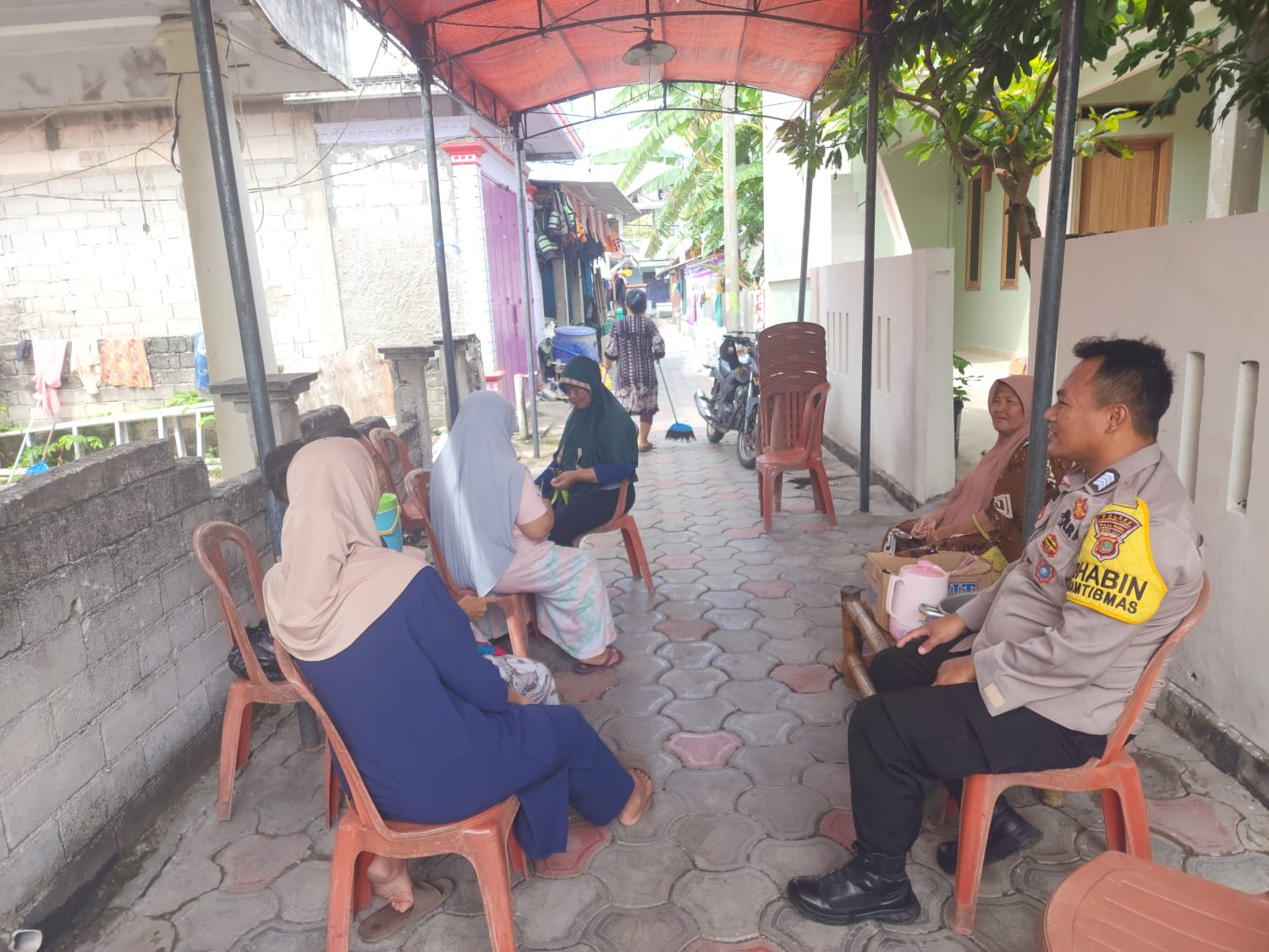 Bhabinkamtibmas Pulau Pramuka Sambang Warga Lewat Jakarta On The Spot, Sosialisasikan Layanan Polri 110 dan Tangkal Paham Radikal