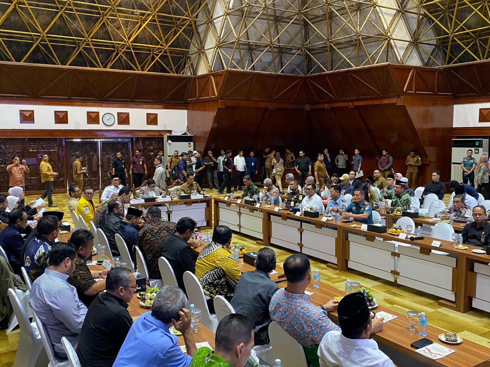 Danlanal Sabang Hadiri Pertemuan Pemerintah Aceh Bersama Badan Legislasi DPR-RI Dengan Para Akademisi dan Tokoh Masyarakat