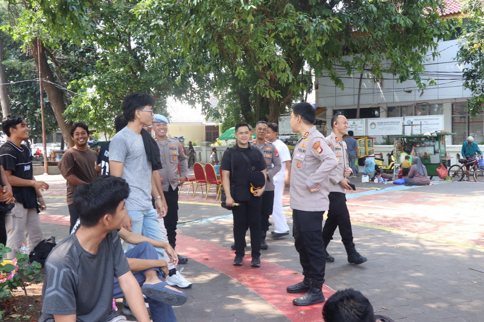 Kapolres Kepulauan Seribu Pimpin Jaga Jakarta On The Spot Kamtibmas di Perairan, Sosialisasikan Layanan Polisi 110 dan Keselamatan Wisatawan
