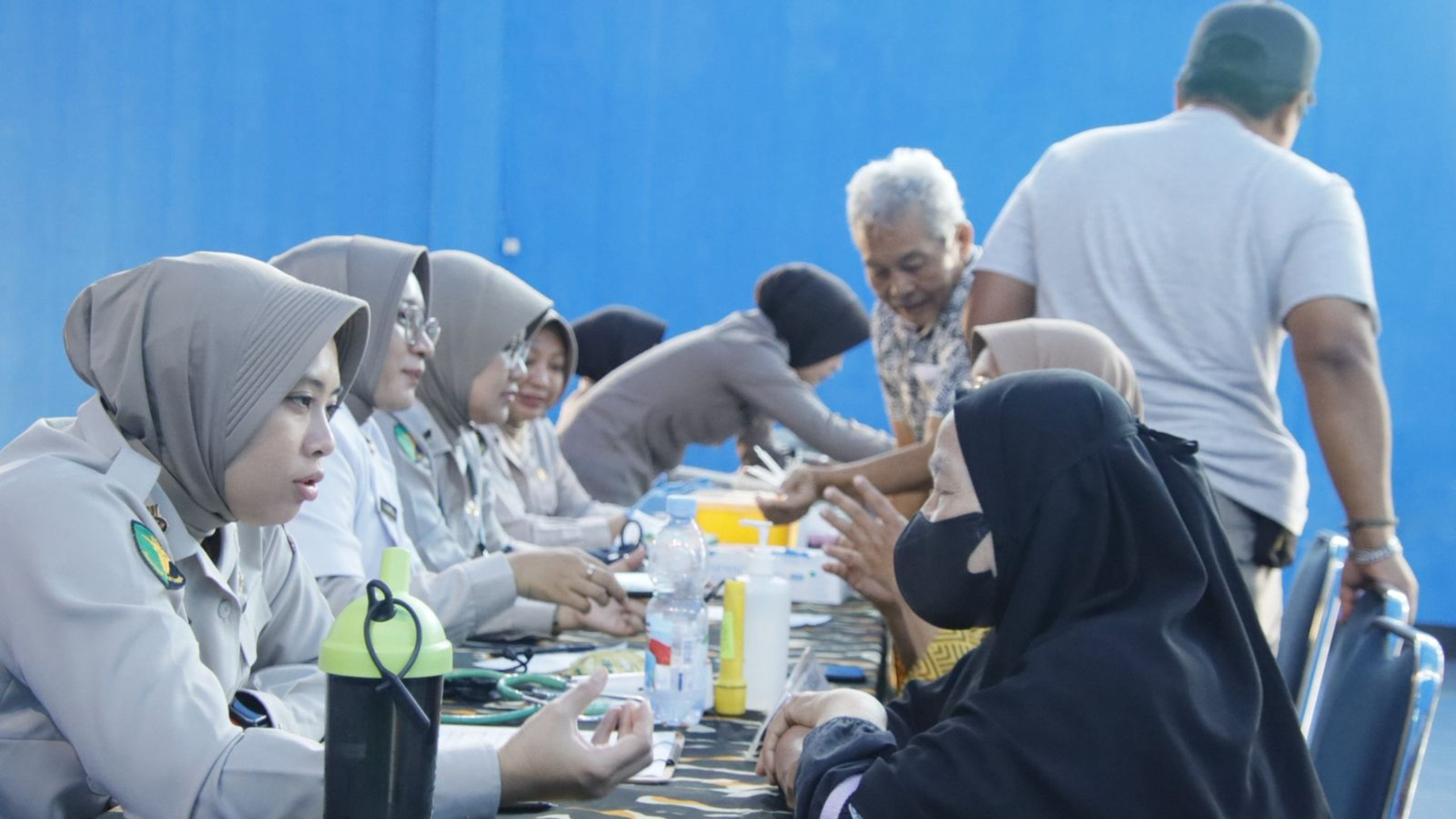 Sambut HUT ke-80 Korps Brimob Polri, Brimob Polda Metro Jaya Gelar Bakti Kesehatan untuk Warga Cipinang