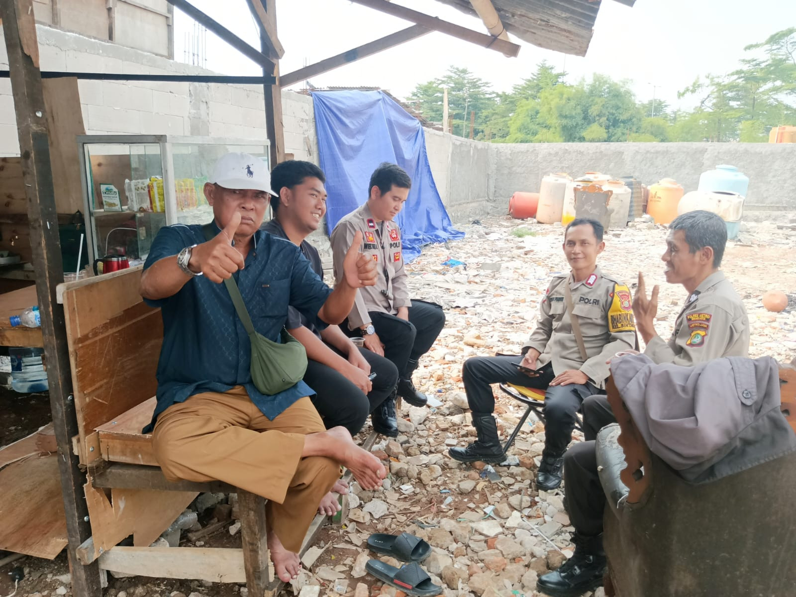 Kelurahan Bintarajaya Sambangi Warga, Ajak Warga Jaga Kekompakan dan Keamanan Lingkungan