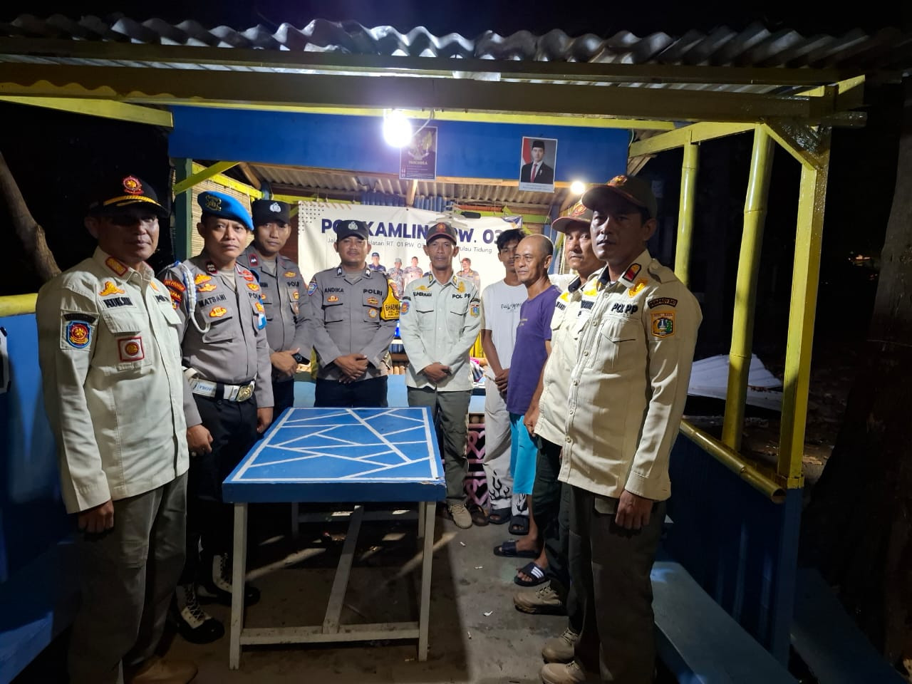 Patroli Malam di Pulau: Polsek Kepulauan Seribu Utara Ajak Warga Perkuat Keamanan Lingkungan
