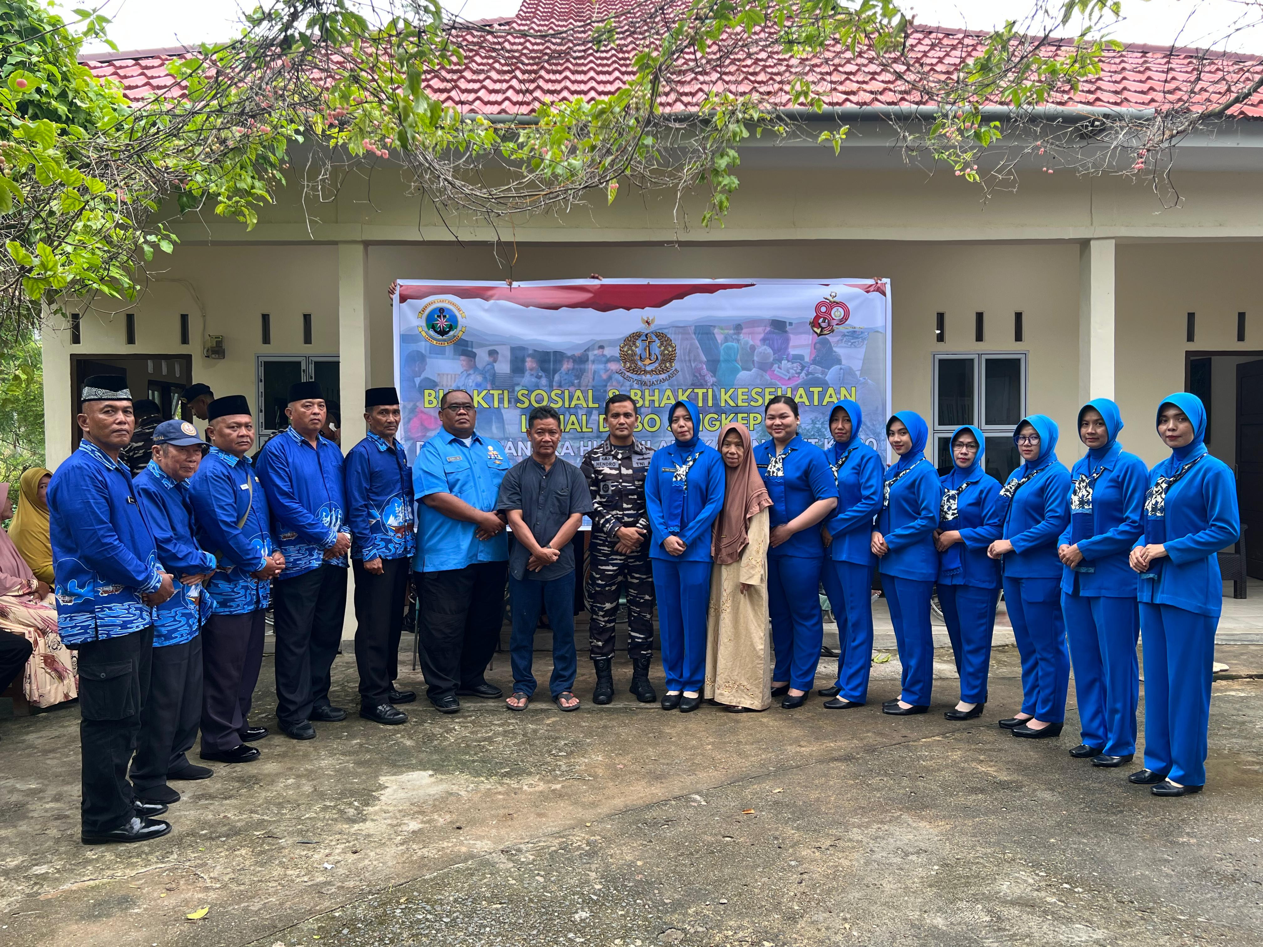 Jelang HUT Ke-80 TNI AL, Lanal Dabo Singkep Laksanakan Bakti Sosial dan Bakti Kesehatan