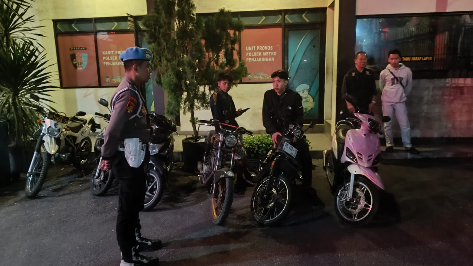 Polsek Metro Penjaringan Gelar KRYD, 12 Motor Tanpa Surat Diamankan Saat Patroli Antitawuran