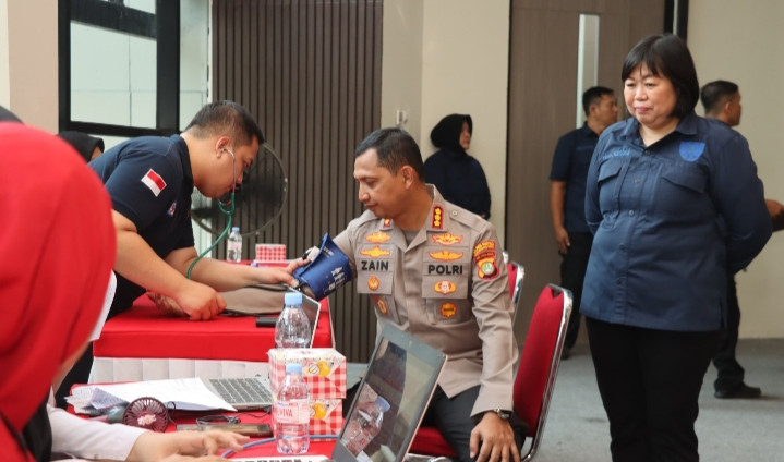 Bakti Kesehatan Jelang Hari Bhayangkara ke-79, Polres Metro Tangerang Kota Donor Darah Diikuti Ratusan Peserta