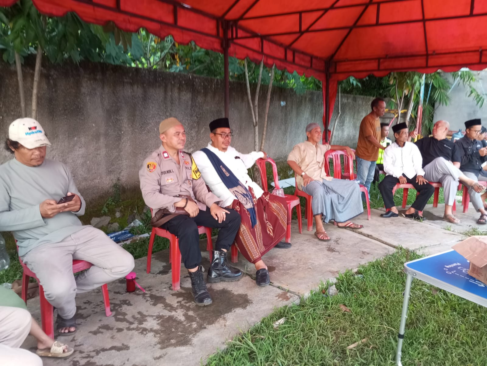 Pererat Hubungan dengan Warga, Bhabinkamtibmas Parungpanjang Gencarkan Sambang dan Edukasi Kamtibmas