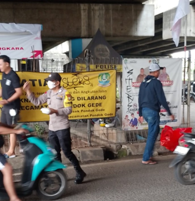 Polsek Pondok Gede Gelar Jumat Berkah Bersama Paguyuban Pemuda