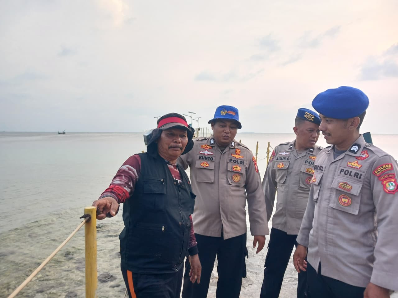 Patroli Dialogis Satpolairud Polres Kepulauan Seribu Antisipasi Kejahatan Laut dan Jaga Kamtibmas Tetap Kondusif