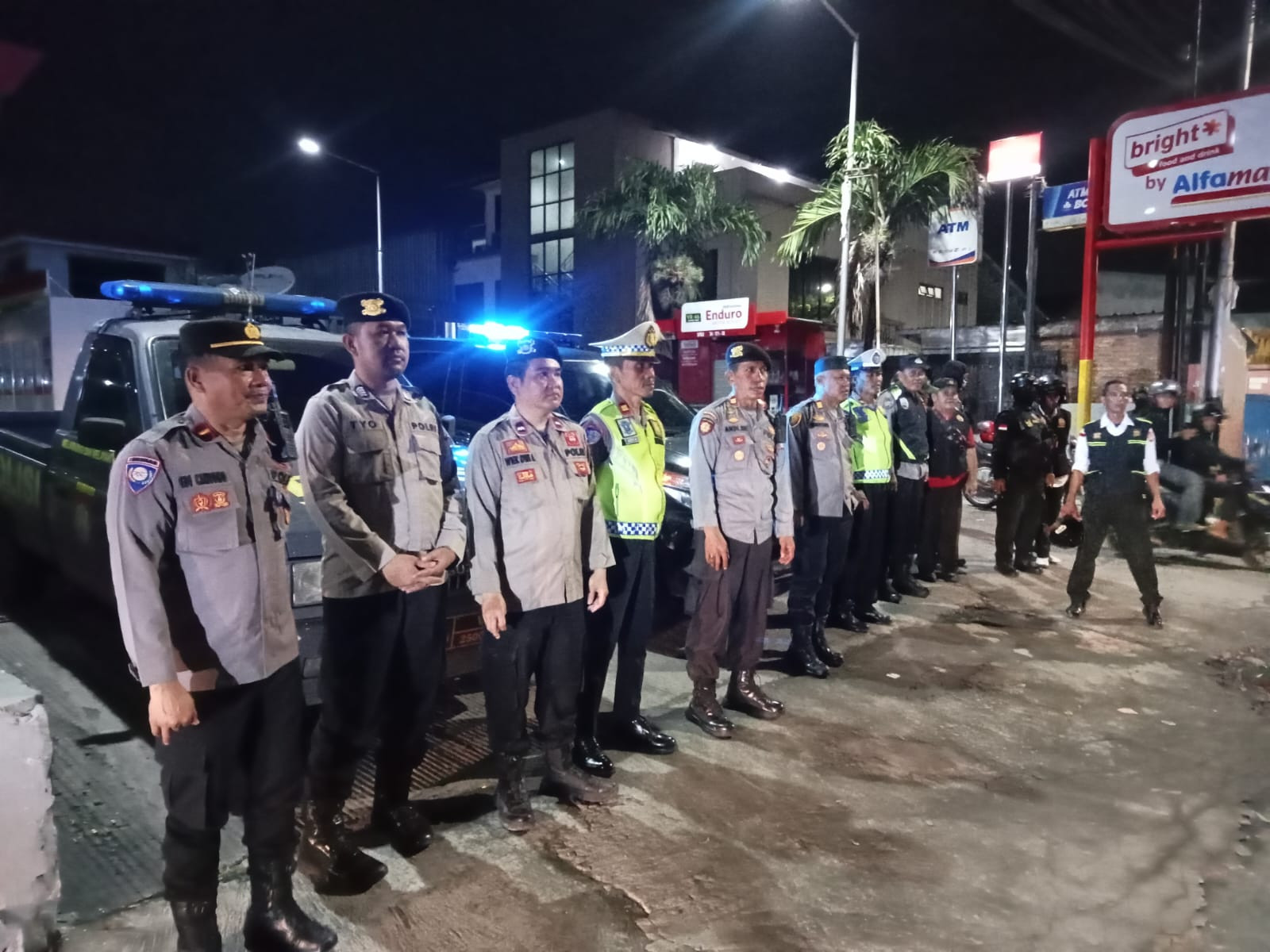 Kapolsek Bekasi Barat Pimpin Apel dan Patroli Cegah Tawuran Remaja