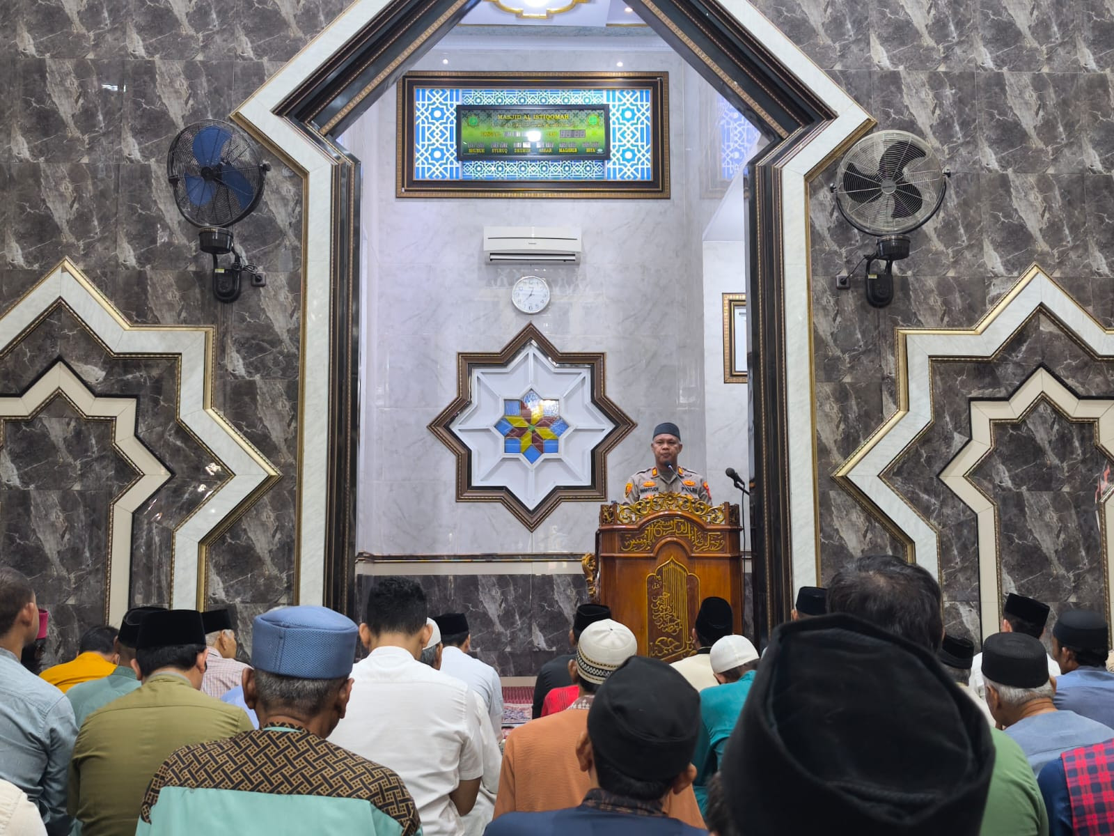 Jumat Keliling Kapolsek Bekasi Barat Ajak Para Orang Tua Perhatikan Anak Cegah Tawuran