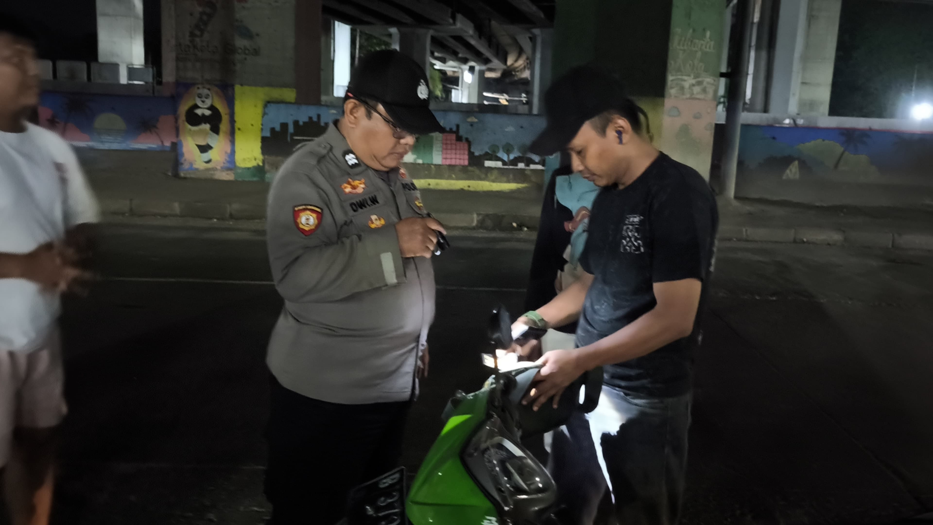 Polsek Pademangan Gelar Patroli KRYD dan Razia Stasioner, Dua Pelaku Penyalahgunaan Narkotika Diamankan