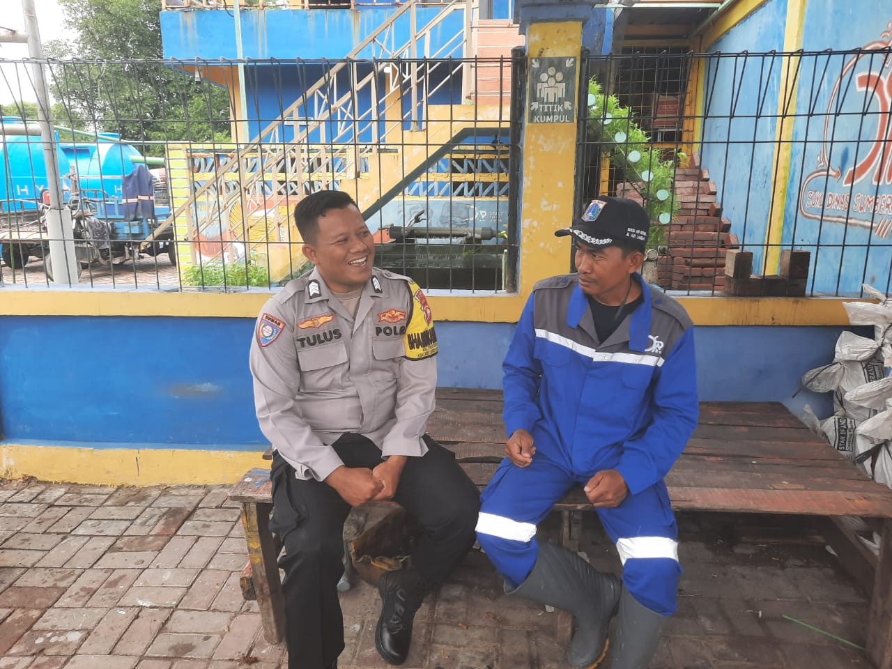 Sambang Warga di Pulau Lancang, Polisi Ajak Jaga Keamanan dan Waspada Cuaca Buruk